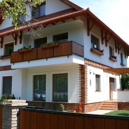 Sara Apartman Heviz Exterior photo