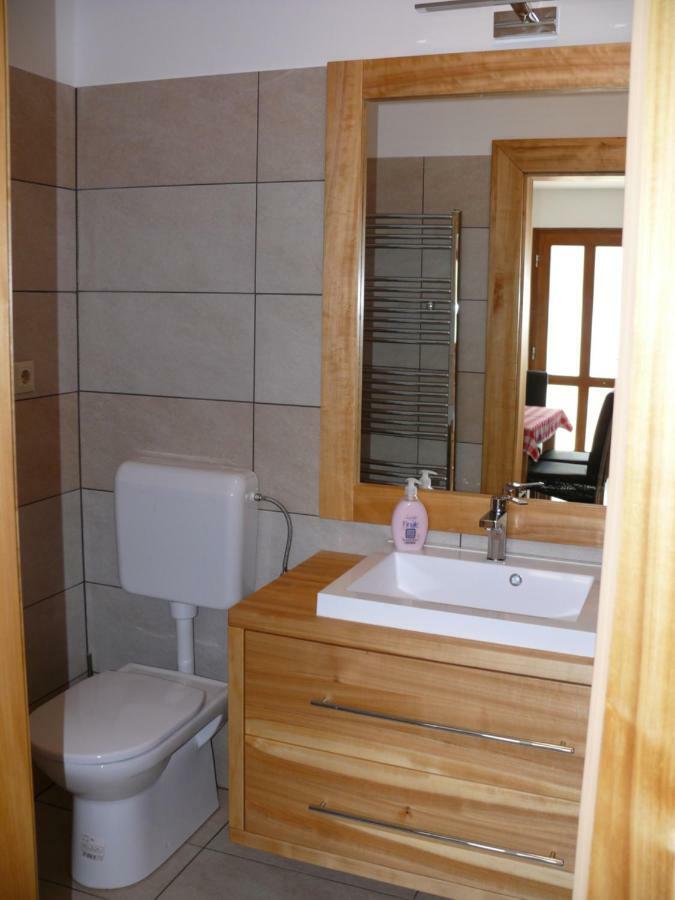 Sara Apartman Heviz Exterior photo